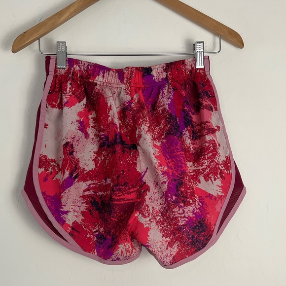 Nike Size Small low cut running style short light weight fabric bright p… - Picture 4 of 6